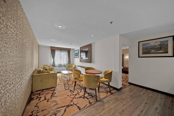 Baymont by Wyndham Anderson image 34